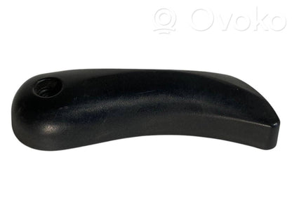 Ручка открывания капота двигателя