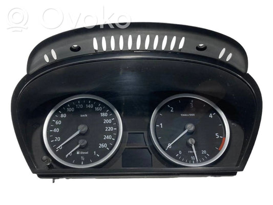 Speedometer (in the instrument panel)