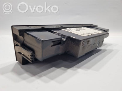 Gaisa kondicioniera / klimata kontroles / salona apsildes vadības bloks (salonā)