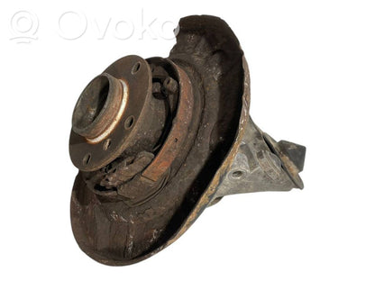 Aizmugurē riteņa rumbas vārpstas šarnīrs (stupica, capfa)