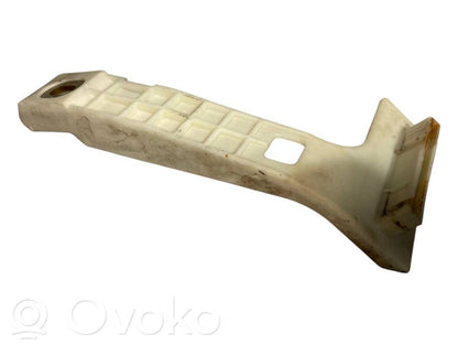 Akseleratora pedāļa turētājs