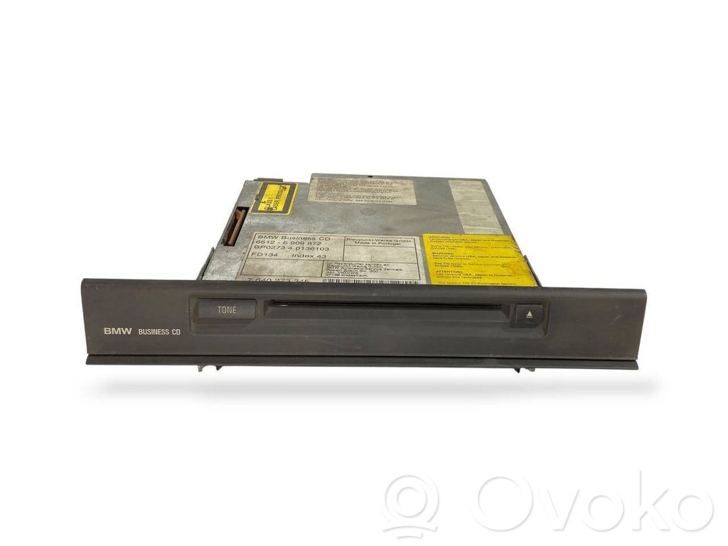 Radio / CD/DVD atskaņotājs / navigācija