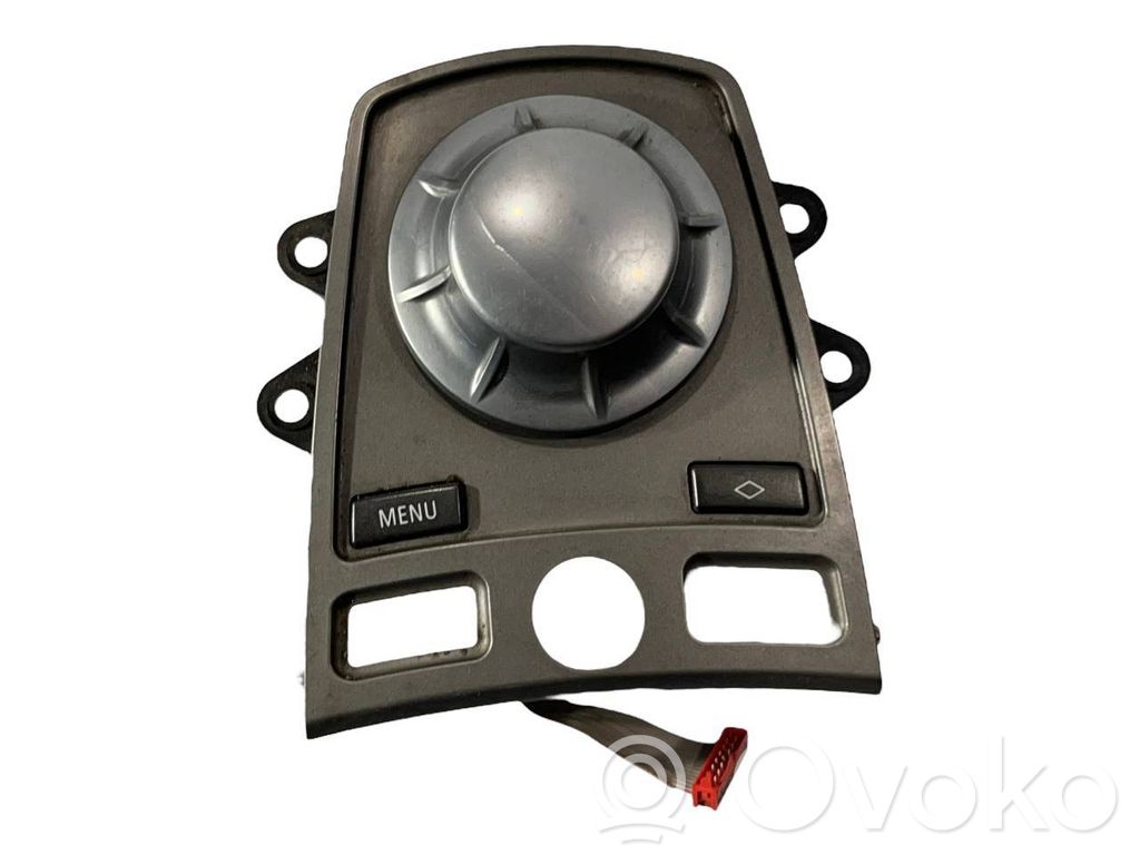 Multimediju kontrolieris