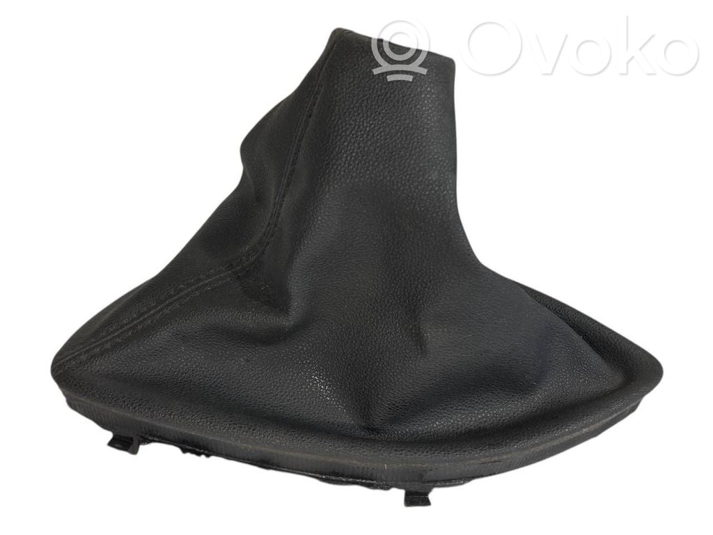 Ātrumu pārslēgšanas sviras dekoratīvā apdare (āda, uzgalis)