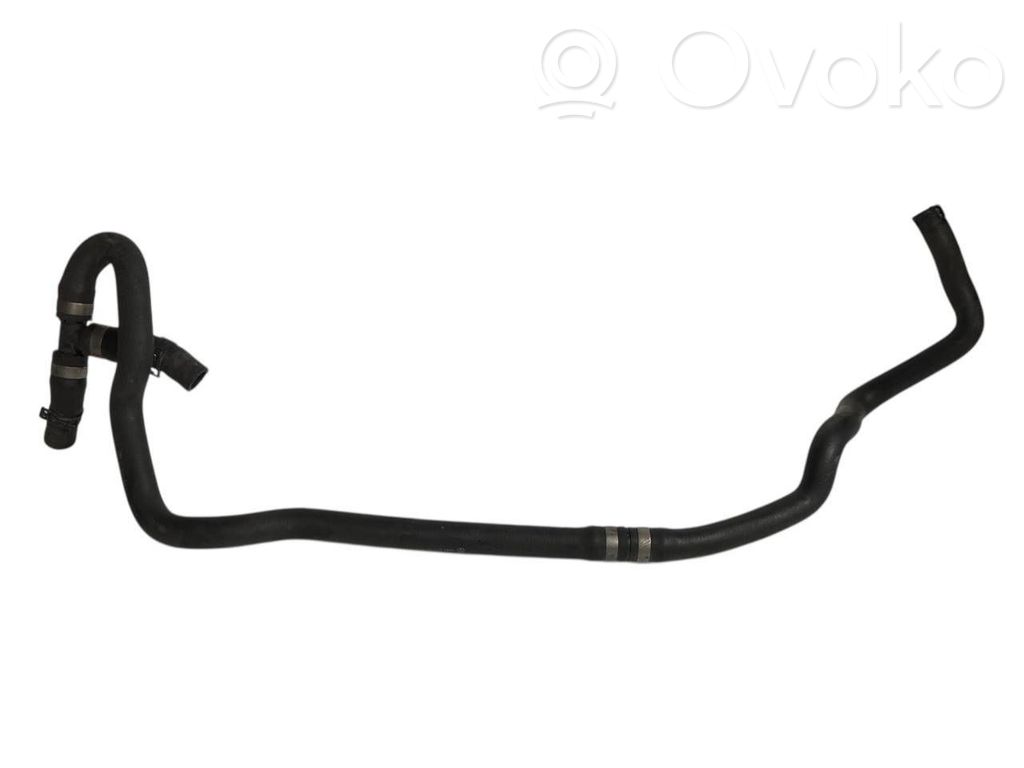 Caurulīte (-es) / šļūtene (-es)