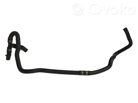 Caurulīte (-es) / šļūtene (-es)