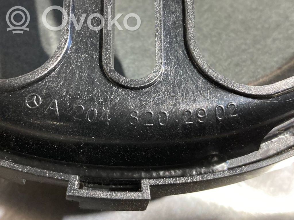 Skaļrunis (-i) pakaļējās durvīs