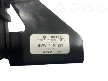 Aizmugurējā loga tīrītāja motoriņš