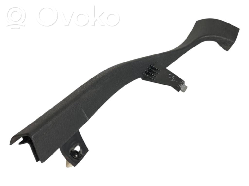 Sānu dekoratīvā apdare pie aizmugurējā sēdekļa (augšdaļa)