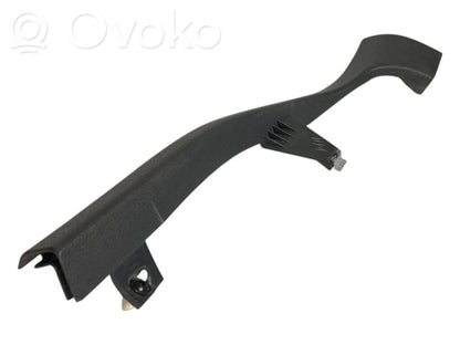 Sānu dekoratīvā apdare pie aizmugurējā sēdekļa (augšdaļa)