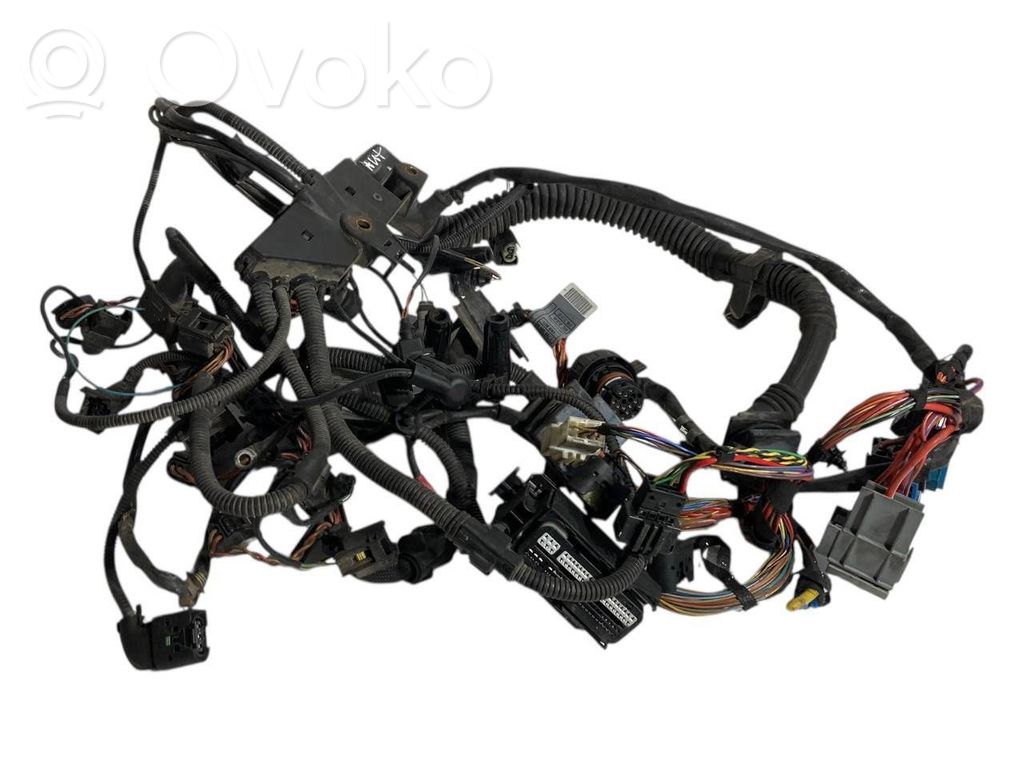 Dzinēja vadu instalācija