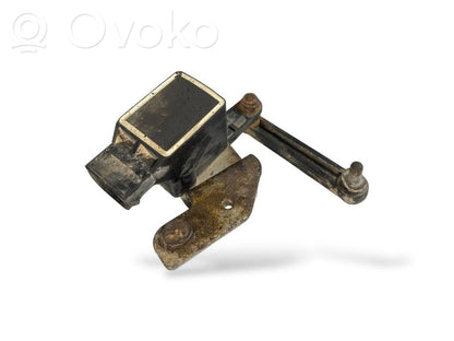 Augstuma sensors (priekšējo lukturu)