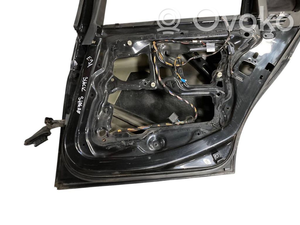 Aizmugurējās durvis