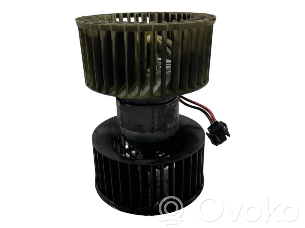 Маленький вентилятор радиатора