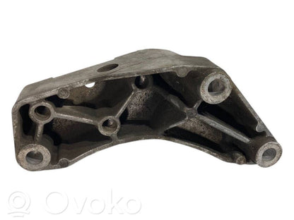 Pārnesumkārbas stiprinājuma kronšteins