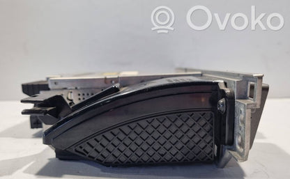 Радио / CD/DVD-плеер / навигация