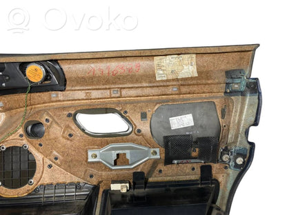 Priekšējo durvju apdare