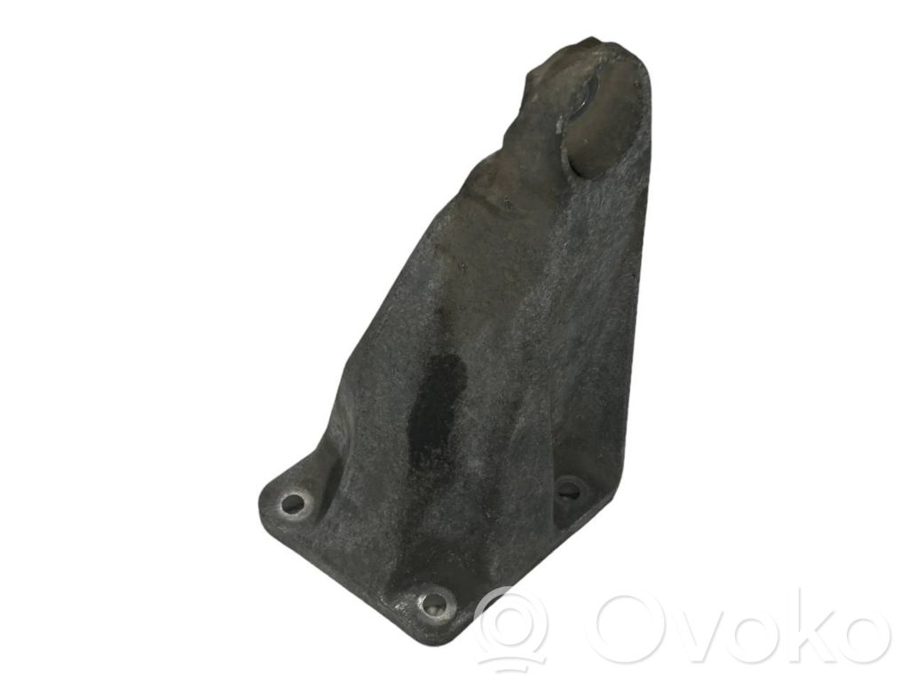 Dzinēja nostiprināšanas stiprinājums-kronšteins