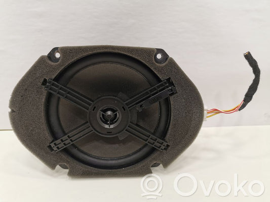 Speaker(s) in front door