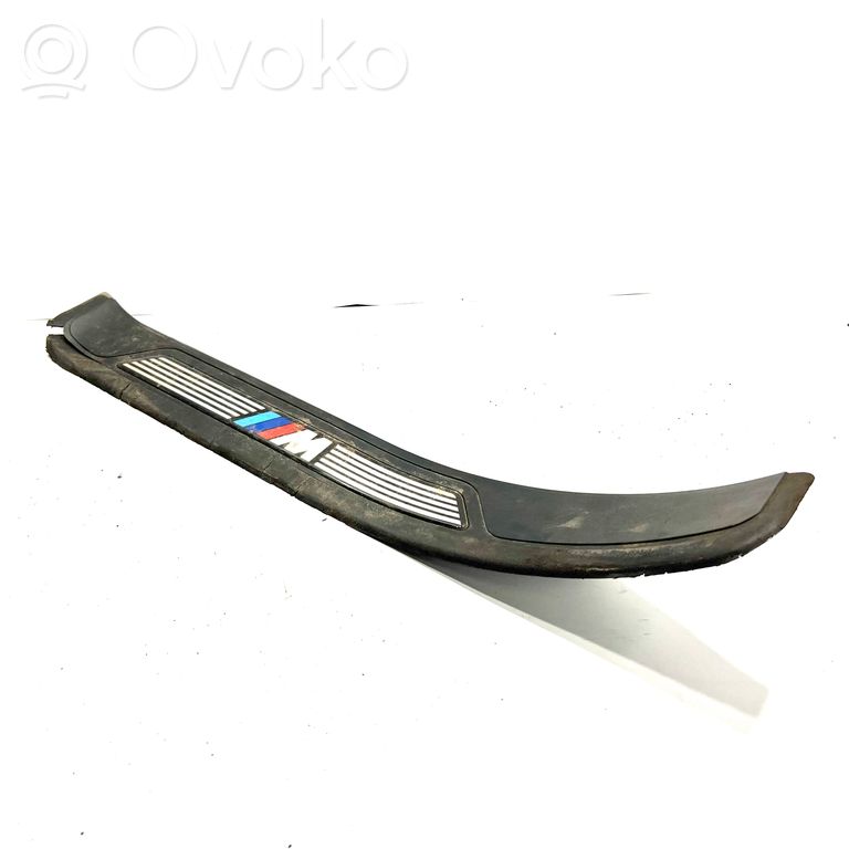 Aizmugurējā sliekšņa dekoratīvā apdare (iekšējā)