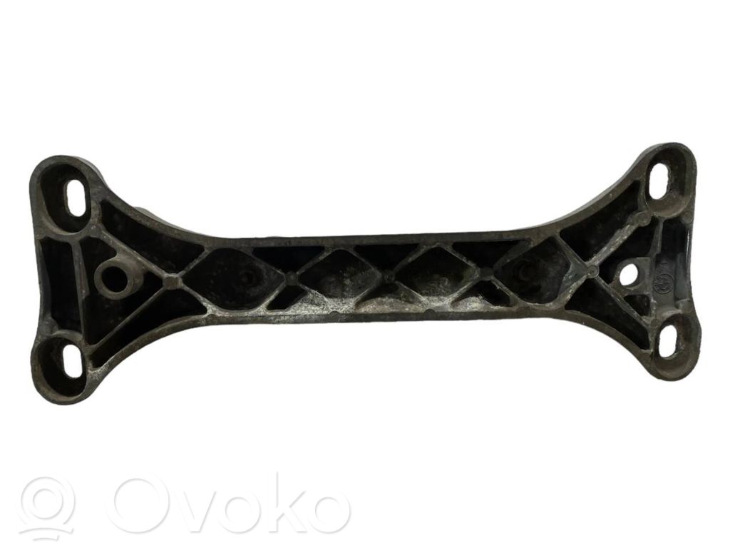 Pārnesumkārbas stiprinājuma kronšteins