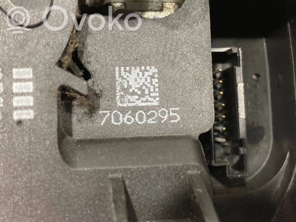 Aizmugurē slēdzene