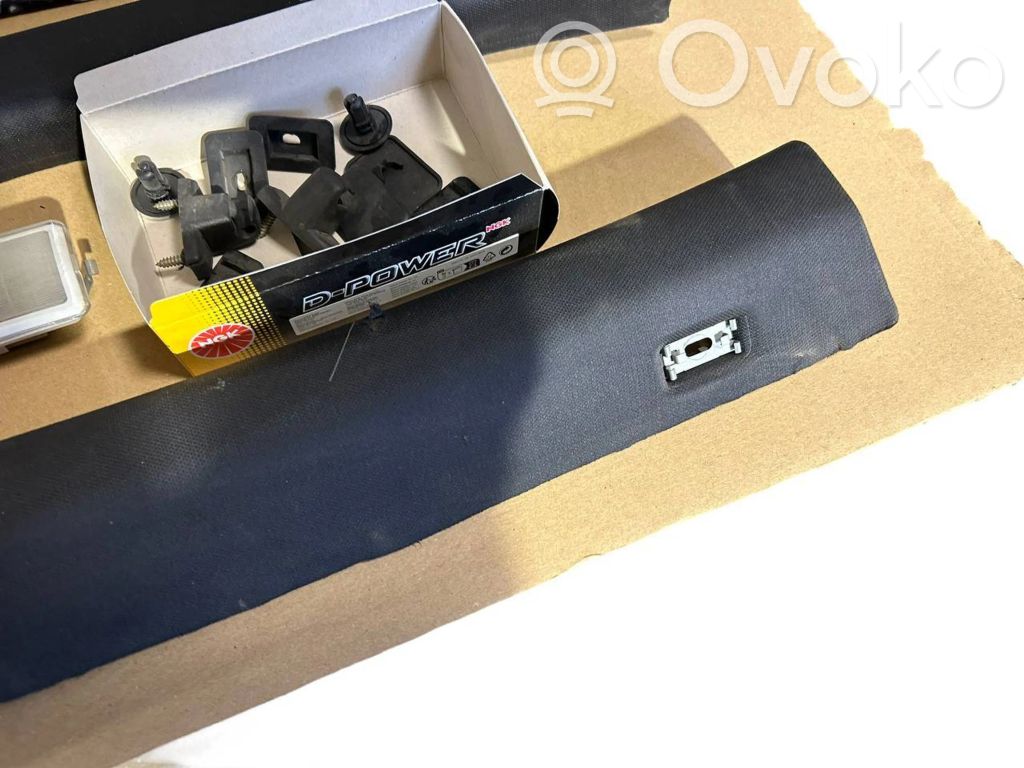 (C) statņa dekoratīvā apdare