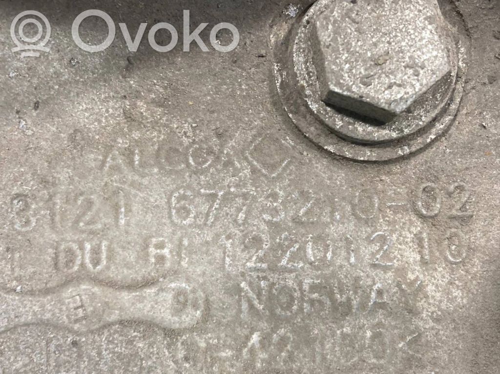 Priekšējā riteņa rumbas vārpstas šarnīrs (stupica, capfa)
