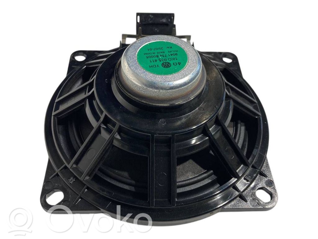 Skaļrunis (-i) priekšējās durvīs