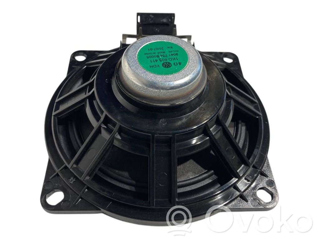 Skaļrunis (-i) priekšējās durvīs