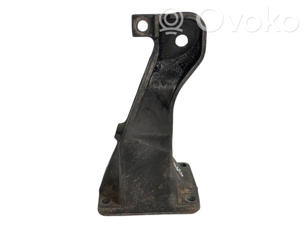 Dzinēja nostiprināšanas stiprinājums-kronšteins