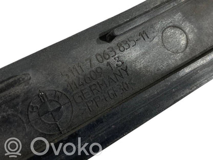 Верхняя часть панели радиатора (телевизор)