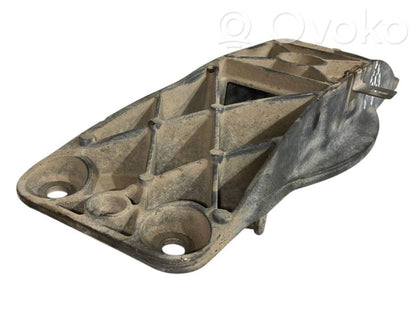 Transmission mounting bracket