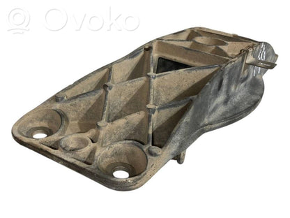 Pārnesumkārbas stiprinājuma kronšteins