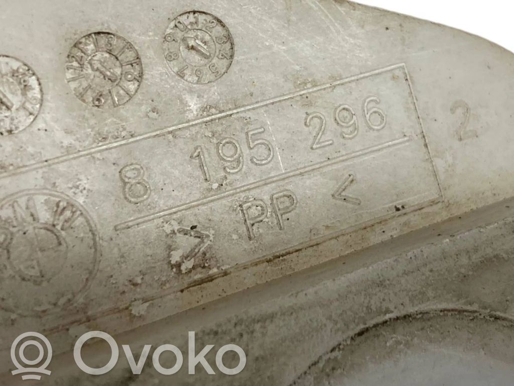 Priekšpusē bampera turētājs