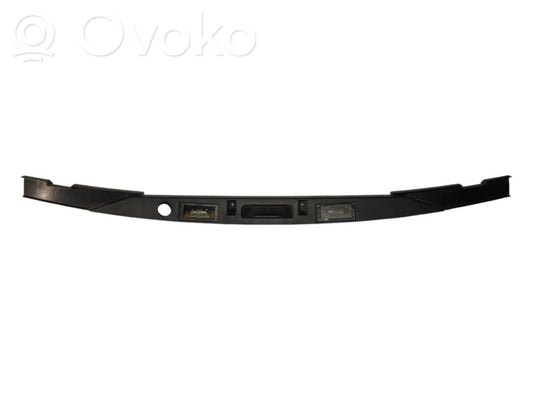 Полоса освещения номерного знака багажника