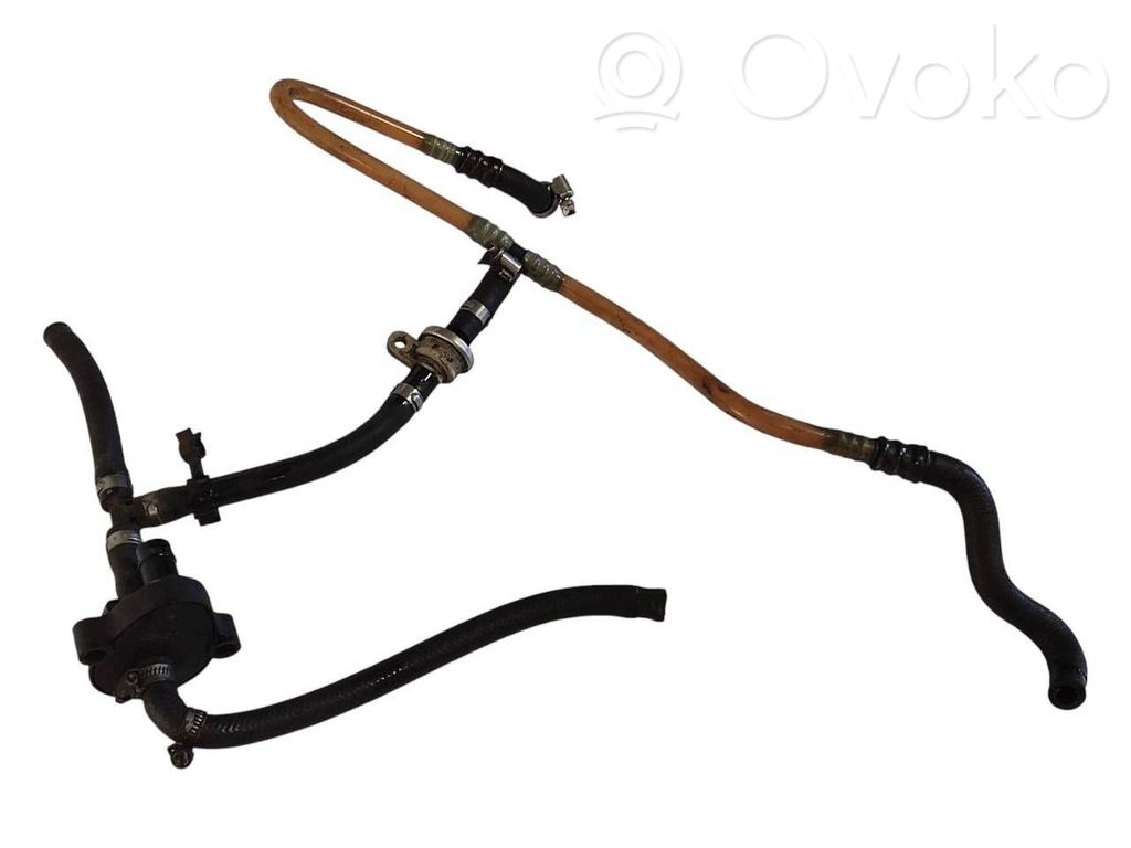 Degvielas atplūdes caurule