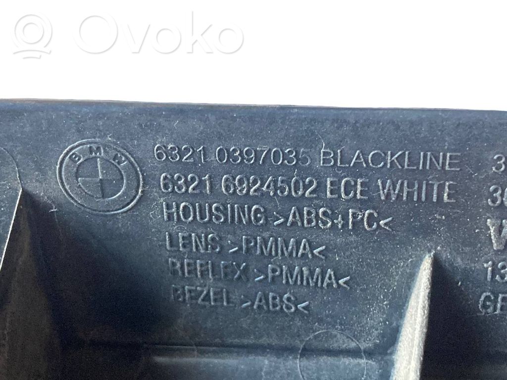 Aizmugurējais lukturis virsbūvē