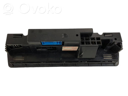 Gaisa kondicioniera / klimata kontroles / salona apsildes vadības bloks (salonā)