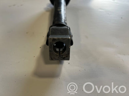 Stūresrata ass krustsavienojums