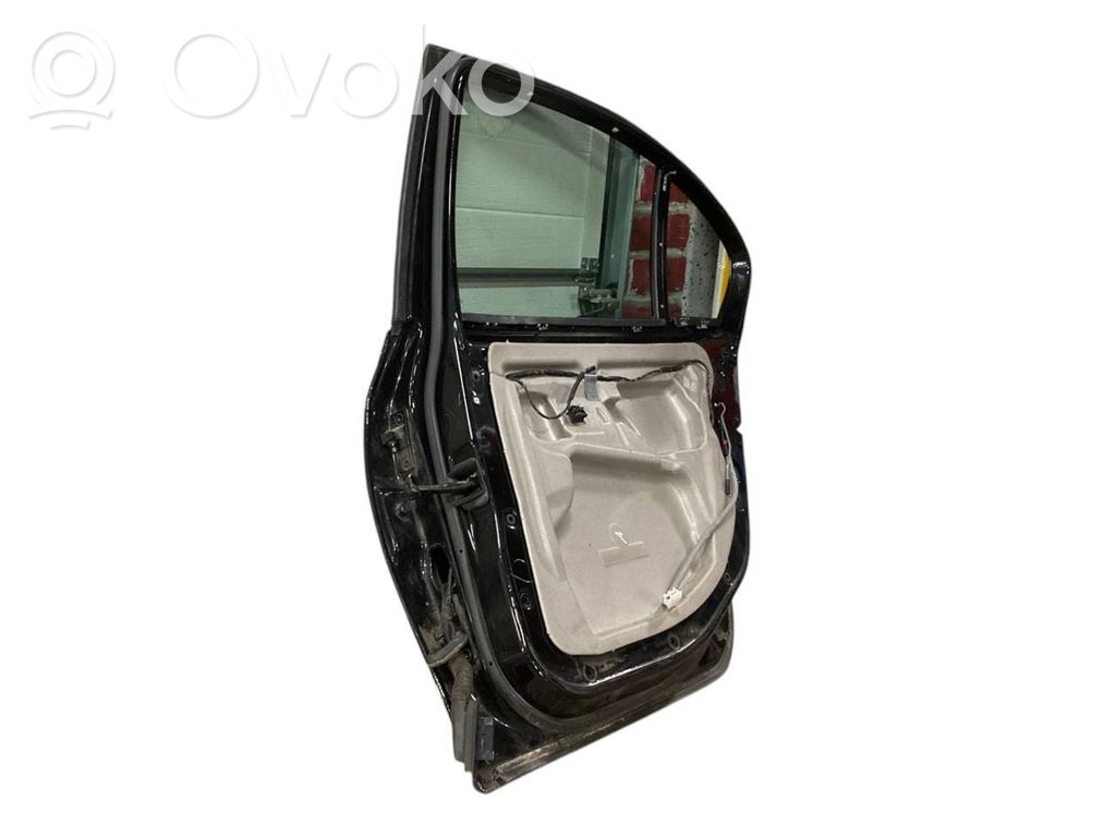 Задняя дверь