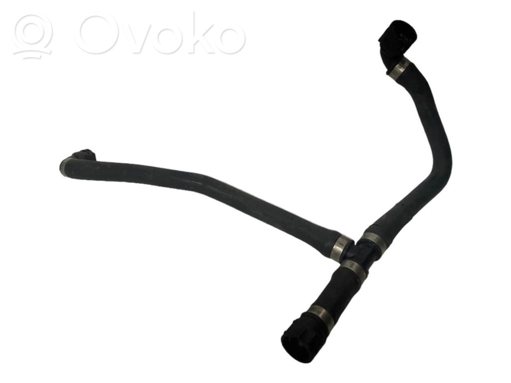 Caurulīte (-es) / šļūtene (-es)