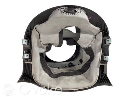 Stūres ass dekoratīvā apdare