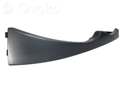 Priekšējā luktura dekoratīvā apdare