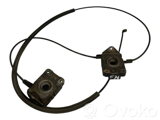 Dzinēja pārsega slēdzene