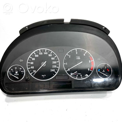 Speedometer (in the instrument panel)
