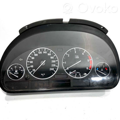 Speedometer (in the instrument panel)