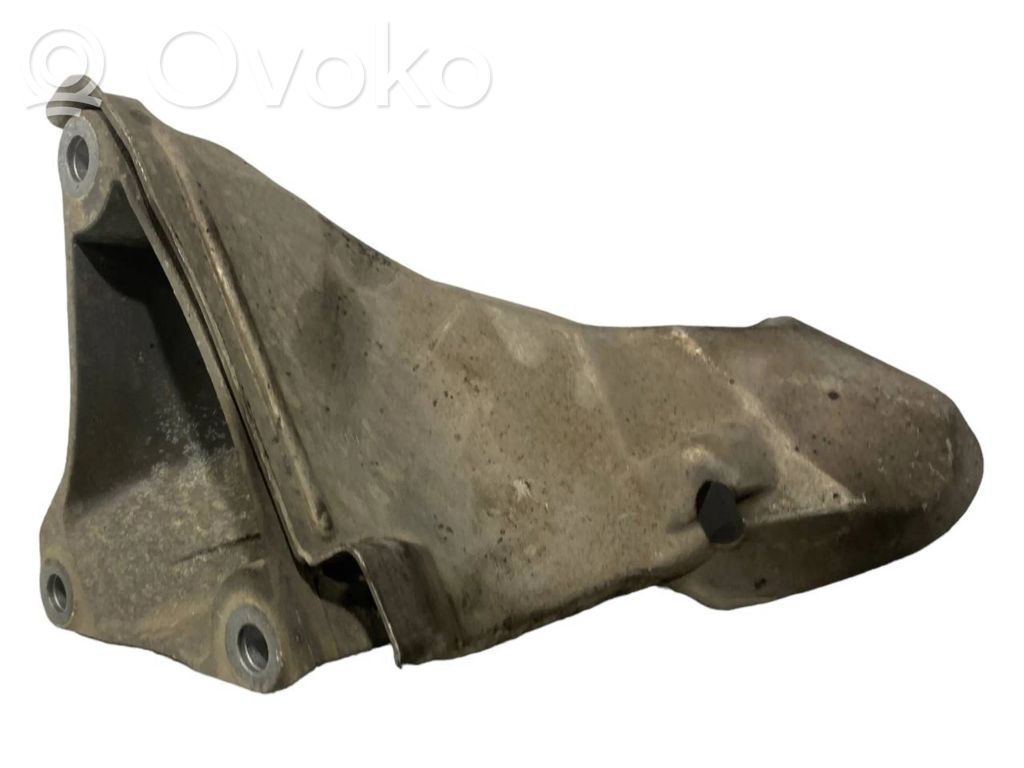 Dzinēja nostiprināšanas stiprinājums-kronšteins