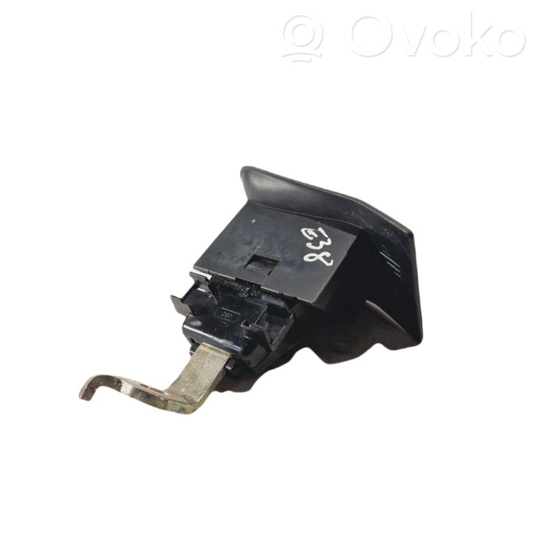 Aizmugurējās jostas sprādze