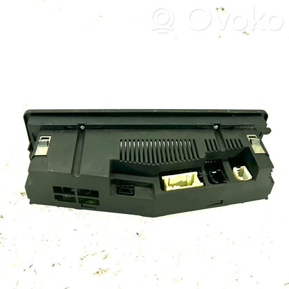 Air conditioning / climate control / interior heating control unit (in the passenger compartment)